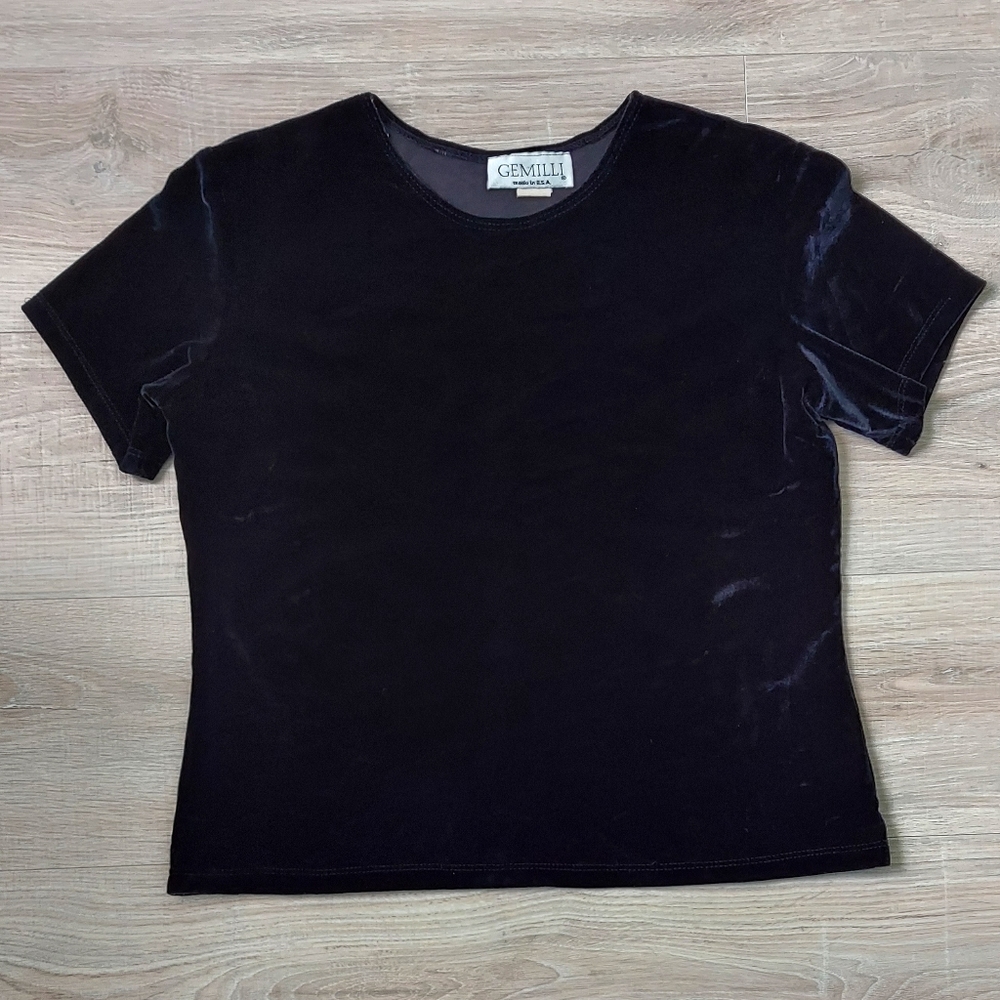 Gemilli short sleeve black velvet top